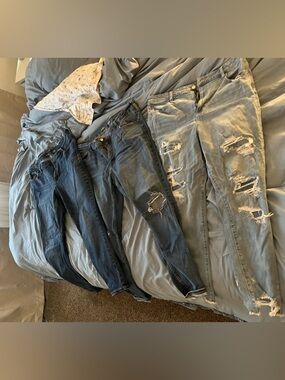 American Eagle & Old Navy Jean Bundle of 3